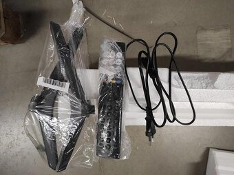 55-palcový (139 cm) QLED 4K SMART TV HISENSE 55E7NQ - 6