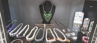 Dámske,  detské oblečenie,  bižutéria - 6