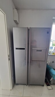 Chladnička s mrazničkou Samsung RSQ1VTMG1 - 6