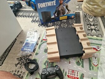 Ps4 Pro 1 TB - 6