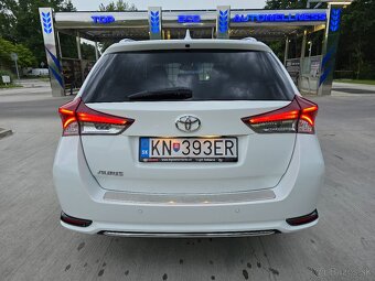 Toyota Auris 1,6 Benzin Automat Top Stav kúpene na Sk - 6