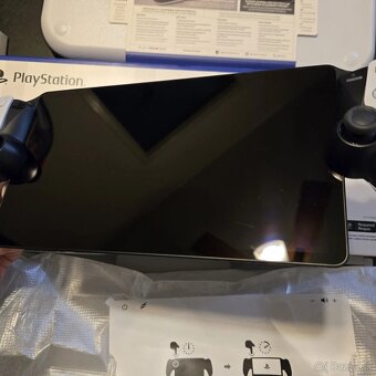 Nový PlayStation Portal Remote Player + pouzdro - 6