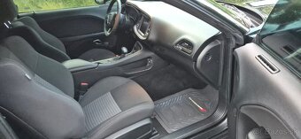 DODGE CHALLENGER 5,7 Hemi 2019 33 000 km - 6