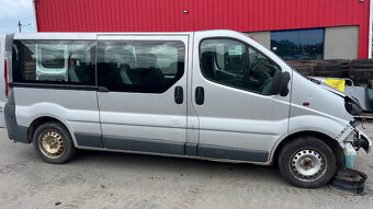 Opel Vivaro 2.0dci M9R E7 - 6