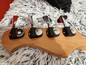 Harley Benton MV-4P Daphne Blue - 6