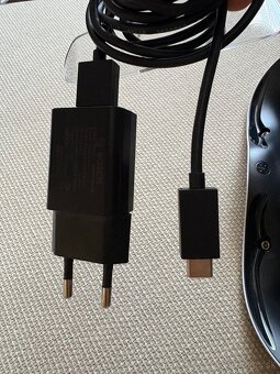 Nabíjateľný stojan na virtuálnu realitu - 6