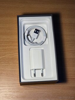 Apple iPhone 8 Plus - 6