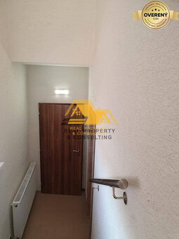 Predám podnikateľský objekt v Komjaticiach - 6