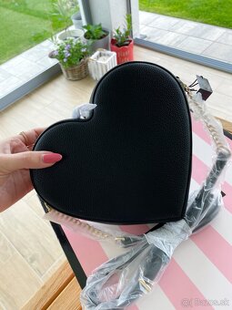 Victoria’s Secrer heart crossbody bag - 6