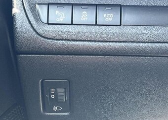 Peugeot 208 1.6HDi KLIMA TEMPOMAT ALU nafta manuál 73 kw - 6
