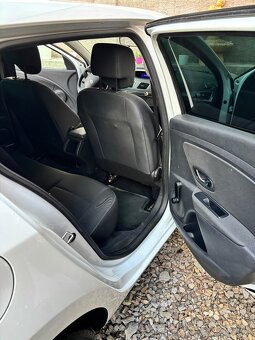 Predám: Renault Mégane Grandtour 1.5 dCi 110k Business výbav - 6
