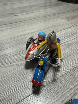 Predám plechové hračky - 6