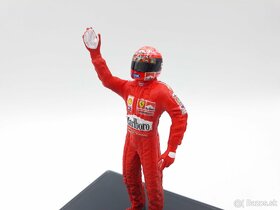 Figúrka Michael Schumacher Ferrari 2001, 1:18 - 6