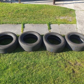 Predám gumy hankook 235/60 R17 - 6