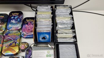 Predám kolekciu Pokémon TCG doplnkov a karier - 6