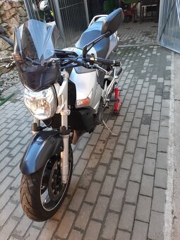 Suzuki GSR600 - 6