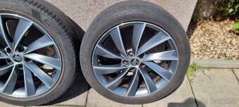 na skada superb 3 Pegasus L&K R18 235 45 18 - 6