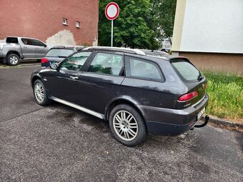 Alfa romeo crosswagon Q4 (4x4) 1,9 jtdm 110 kw 1100€ - 6