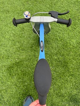 Odrážadlo FirstBIKE Street – s brzdou, nafukovacie plášte - 6