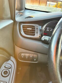 Kia Carens - 6