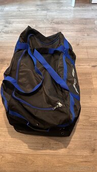 Hokejová výstroj CCM - 6