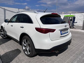 Infiniti FX37S Prémium - 6