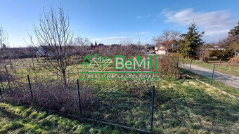 Na predaj veľkého pozemku s projektom v obci Jacovce - 6