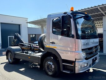 MERCEDES-BENZ ATEGO 1218 HÁKOVÝ NOSIČ KONTAJNEROV EURO 5 - 6