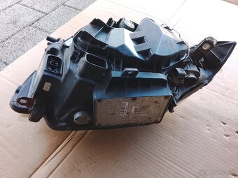 BMW e87 predné BI-xenónové svetlá. - 6
