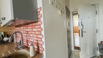 ŠTÝLOVÝ 1-IZBOVÝ BYT s balkónom po luxusnej rekonštrukcii v - 6
