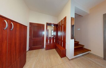 Rodinný dom s 2 bytovými jednotkami - 6