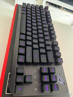 Herná bezdrôtová mechanická klávesnica Asus - 6
