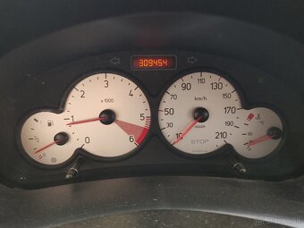 Peugeot 206 1,4 Hdi - 6