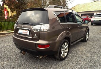 MITSUBISHI OUTLANDER 2.2 DI-D 2012 - 4x4 - NAVI-KAMERA-ŤAŽNE - 6