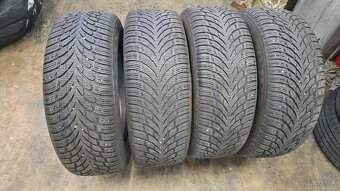 Nokian Tyres WR SUV 4 235/65/18 - 6