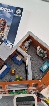 Lego Creator Expert Rohova garáž 10264 - 6