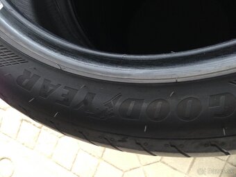 Predám letné Pneu 225/45r18 5mm - 6