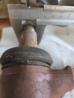 guľove čapy Zetor - 6