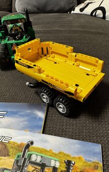 Lego Technics - 42136 John Deere 9620R 4WD Tractor - 6