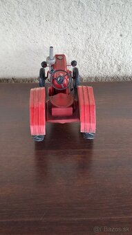 Stará plechová hračka-traktor - 6