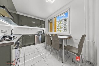 Na predaj - zrekonštruovaný 4 izbový byt vo Vrakuni - 6