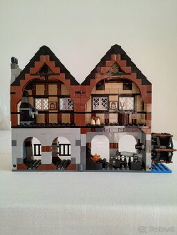 LEGO Castle 10193 Medieval Market Village (s krabicou) - 6
