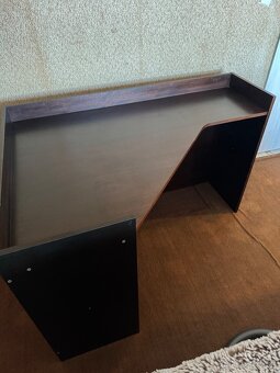 Studentsky rohovy kut s pisacim stolom - 6