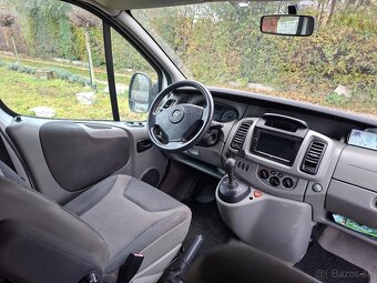 Opel vivaro 2.5cdti automat 8miest - 6