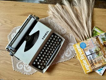 Kufrikový písací stroj Consul 231.3 - 6