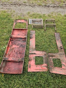 Predám kapotáž na traktor - 6