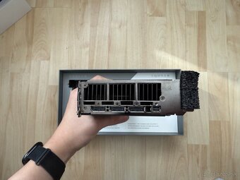 AMD Radeon PRO W7800 32 GB - 6