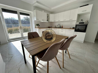 PREDAJ rodinný dom Bezenye - 6