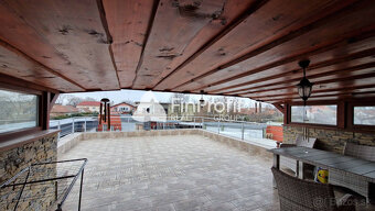 Na predaj veľký polyfunkčný obchodný priestor s rodinným dom - 6