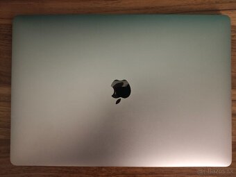 Apple MacBook Pro 15 2018 – i7 / 16GB / 256GB - 6